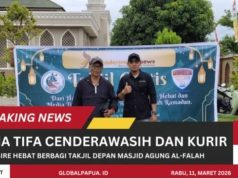 Media Tifa Cenderawasih dan Kurir Nabire Hebat Berbagi Takjil Depan Masjid Agung Al-Falah