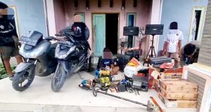 Timsus Polda Papua Tengah Gerebek Sarang Curanmor di Nabire, Barang Bukti Disita dan 2 Terduga Pelaku Kabur